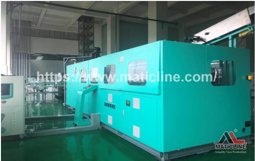 Bottle Blow Molding Machine