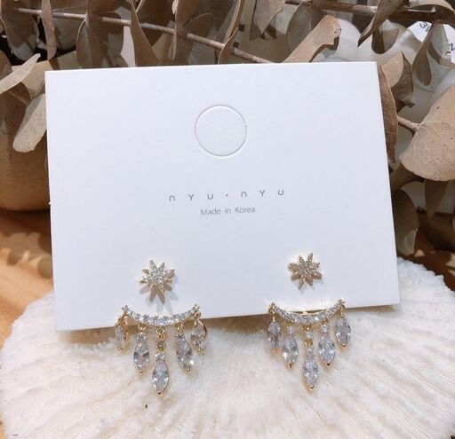 Fashionable Earrings & Studs